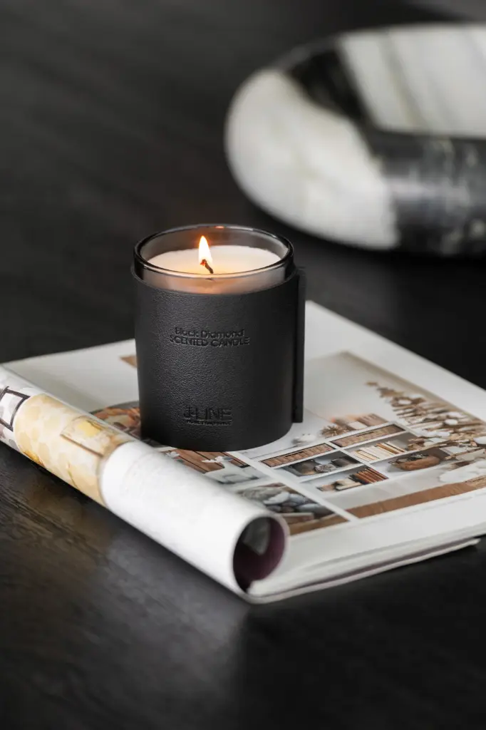 Bougie parfumée Cuir Noir – 36 heures, Black Diamond