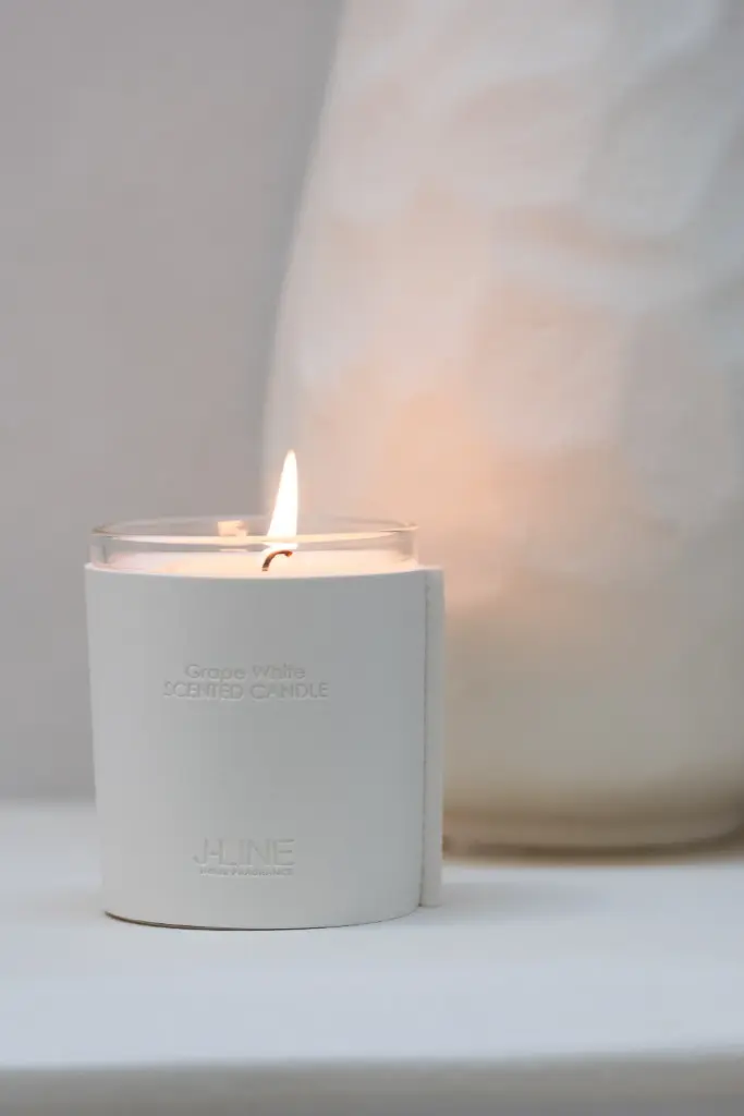 Bougie parfumée Cuir Blanc – 36 heures, Grape White
