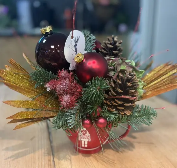 Arrangement de Noël – Tasse Casse-Noisette Rouge
